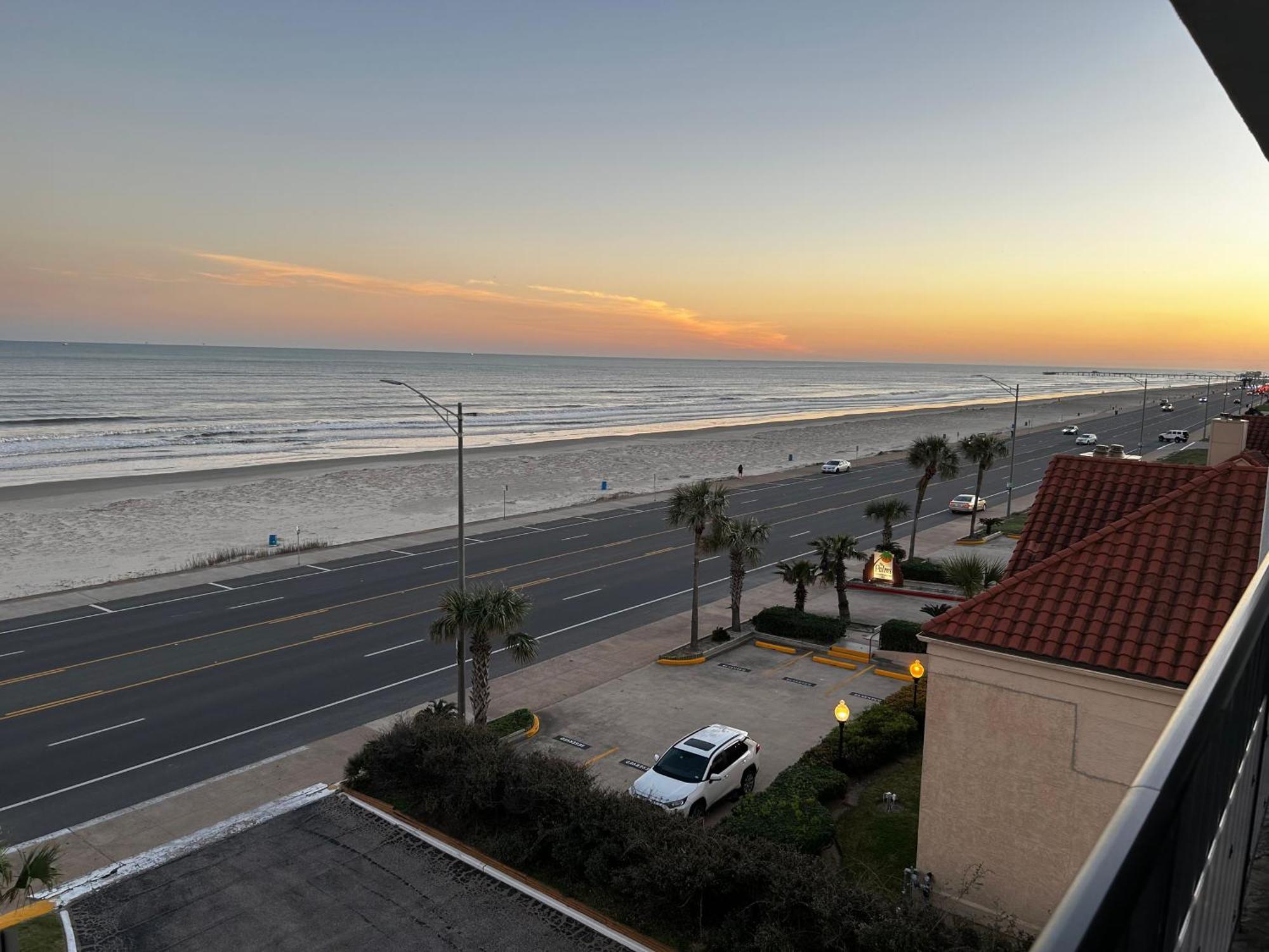 Amazing And Spectacular Ocean And Beach Views In Galveston Exterior photo